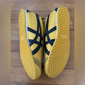 Onitsuka Tiger - Mexico 66 Sneakers in Yellow